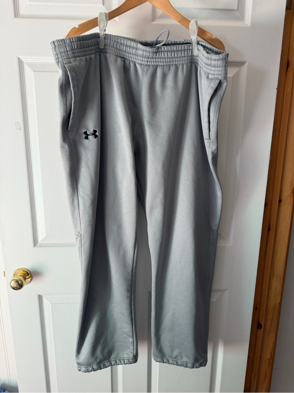Under Armour Light Gray Men's Jogger Sweatpants
